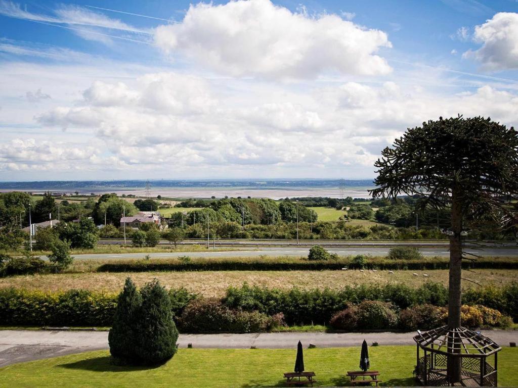 Springfield Hotel & Health Club Halkyn Eksteriør bilde